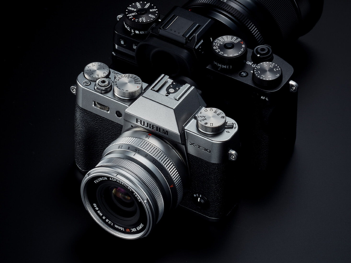 旅行でおすすめのカメラ「FUJIFILM X-T30 18-55mmレンズキット」